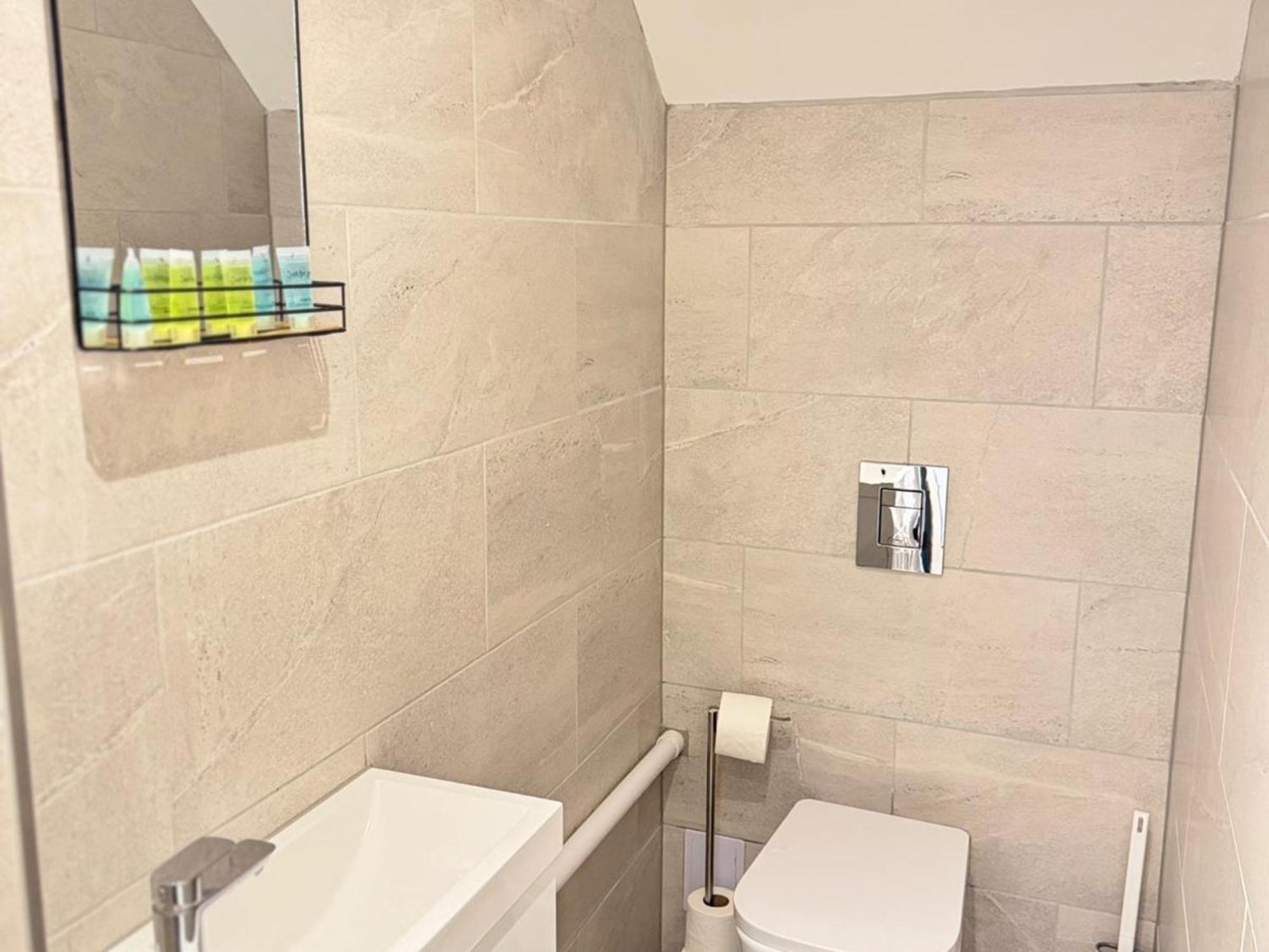 Ensuite Stylish - 3 Min To Trains - Pass The Keys